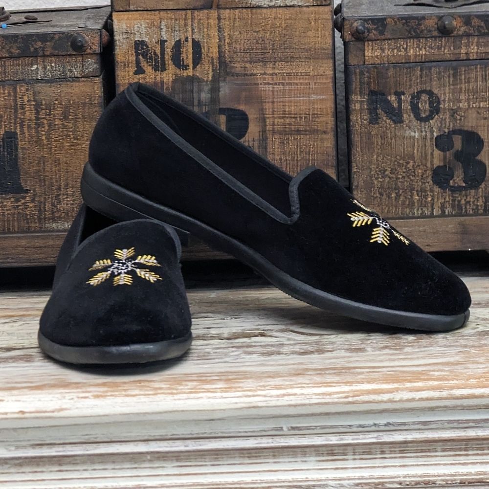 NWOT Vintage Paradise Bay Black Velvet Embroidered Loafer Size 8M